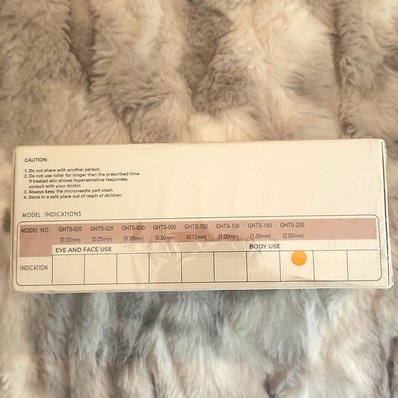 DermaSkin Beauty - 2.00mm roller * Vitamin C Serum - Picture 2 of 8